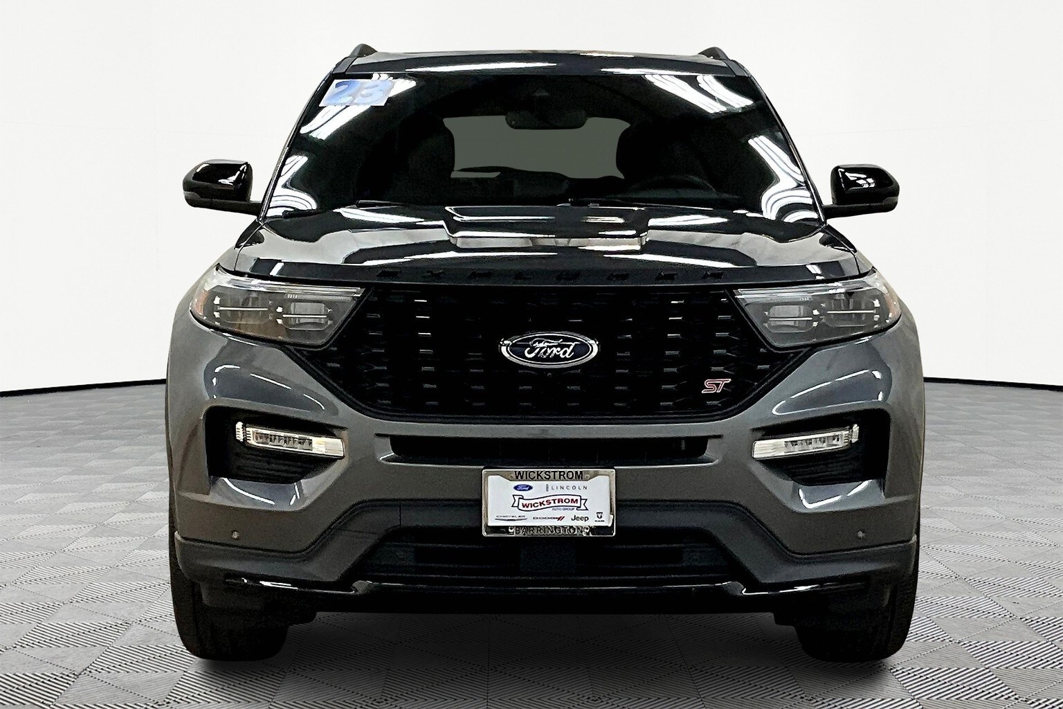 2023 Ford Explorer ST photo 2