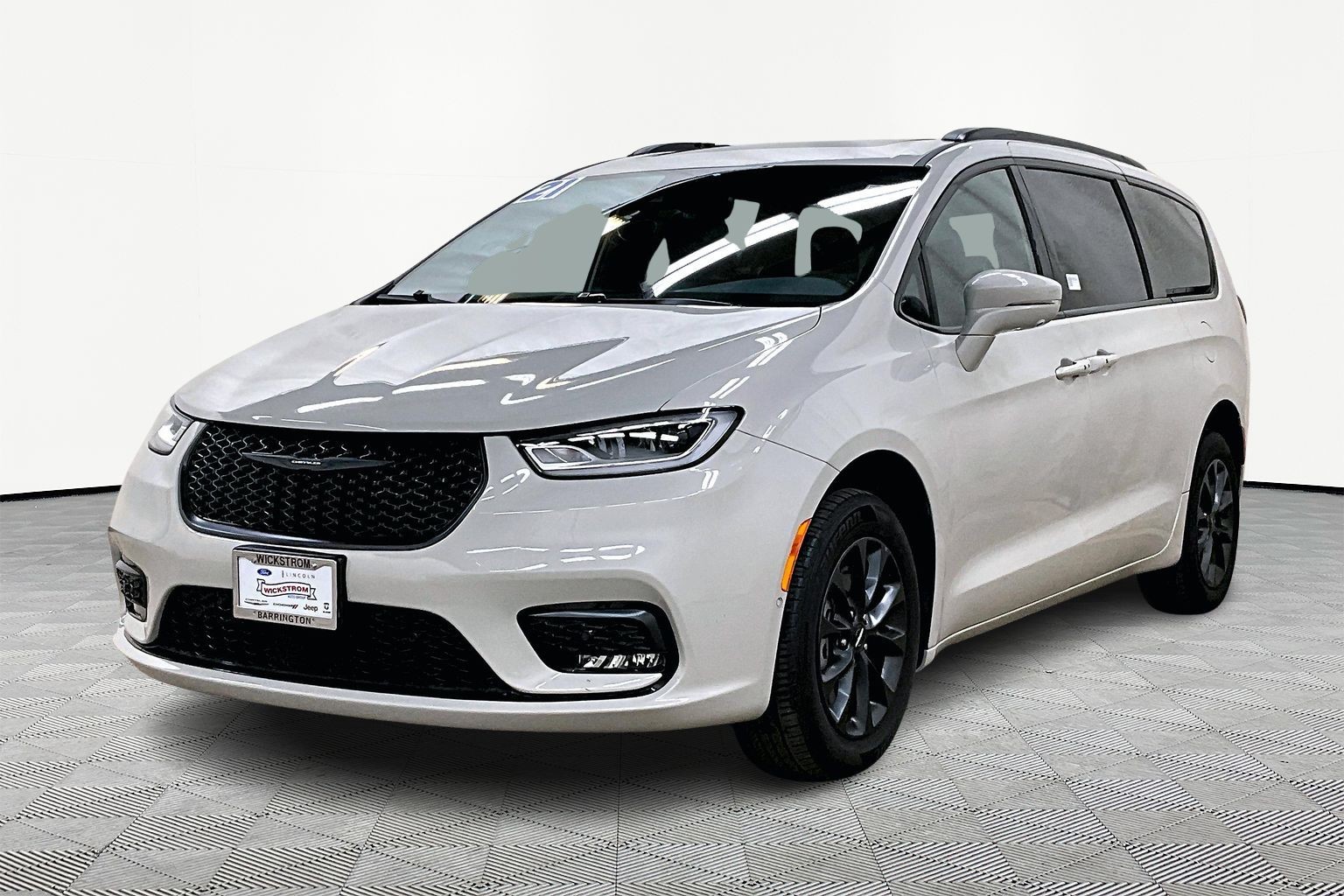 2021 Chrysler Pacifica Limited's photo