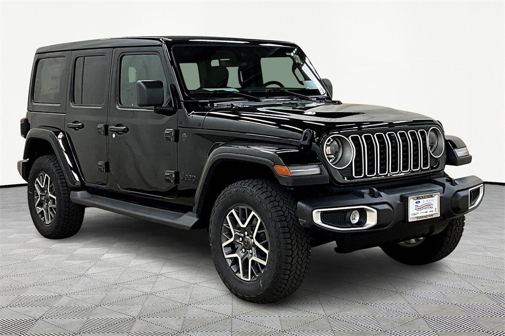 2025 Jeep Wrangler Sahara photo 2