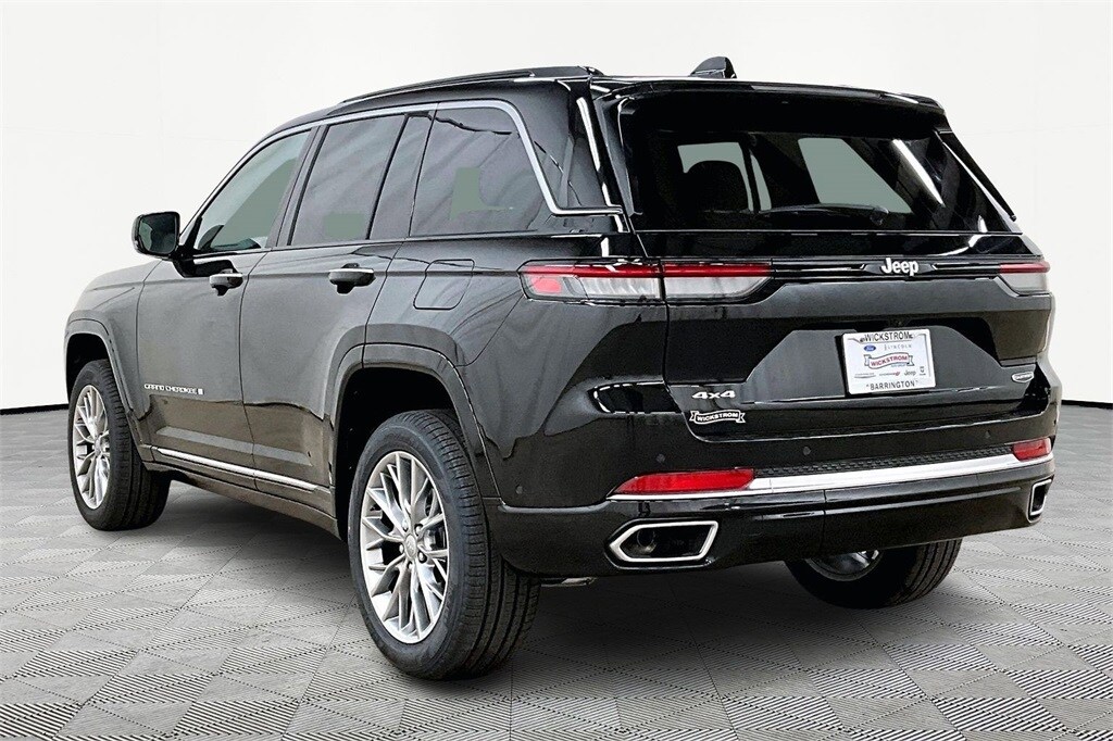 2025 Jeep Grand Cherokee Summit photo 2