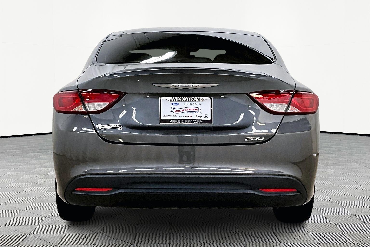 2016 Chrysler 200 LX photo 4