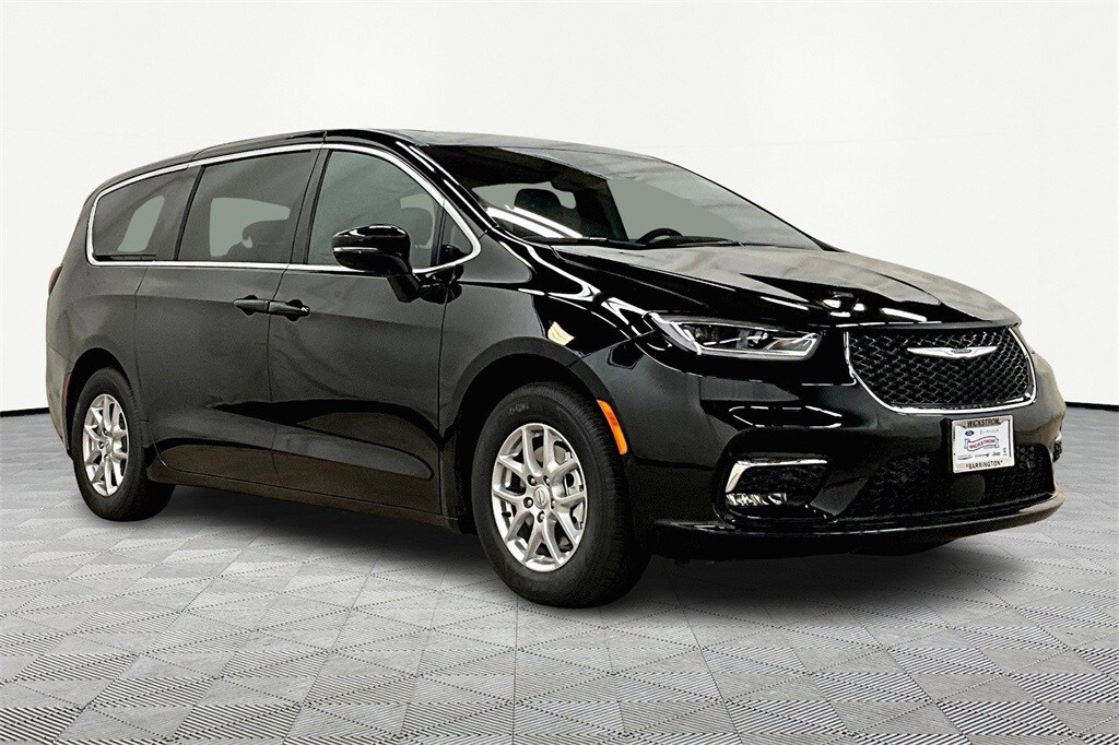 2025 Chrysler Pacifica photo 2