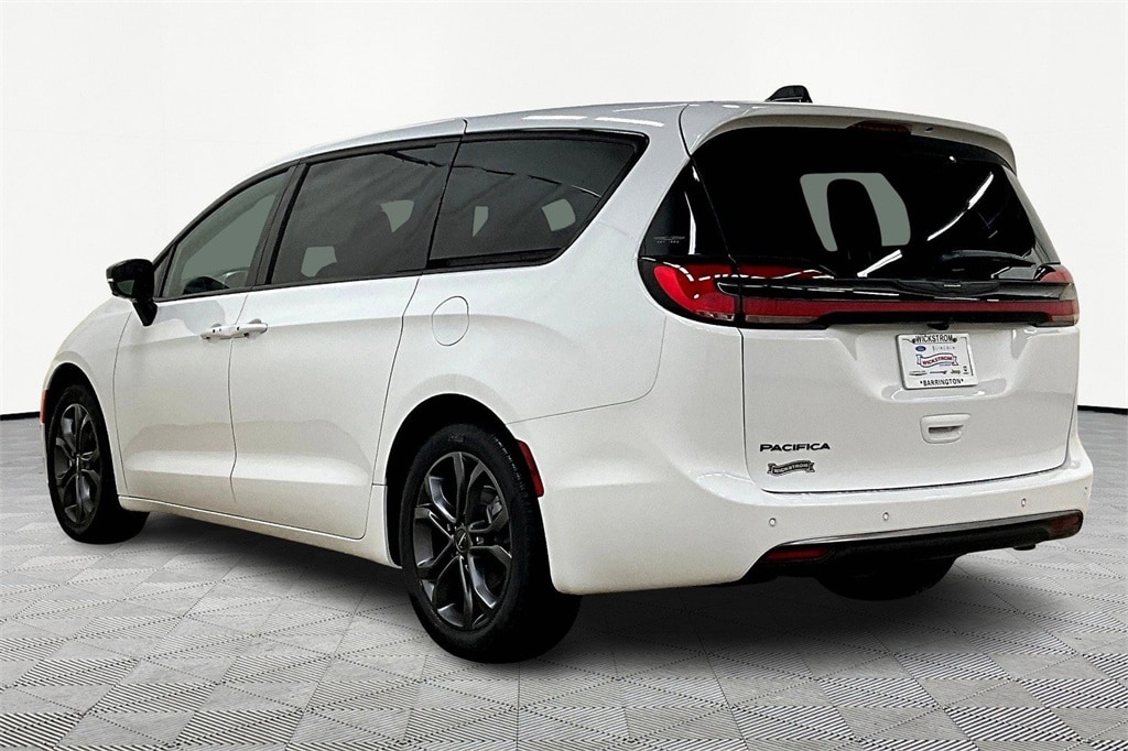 New 2026 Chrysler Pacifica Select Passenger Van