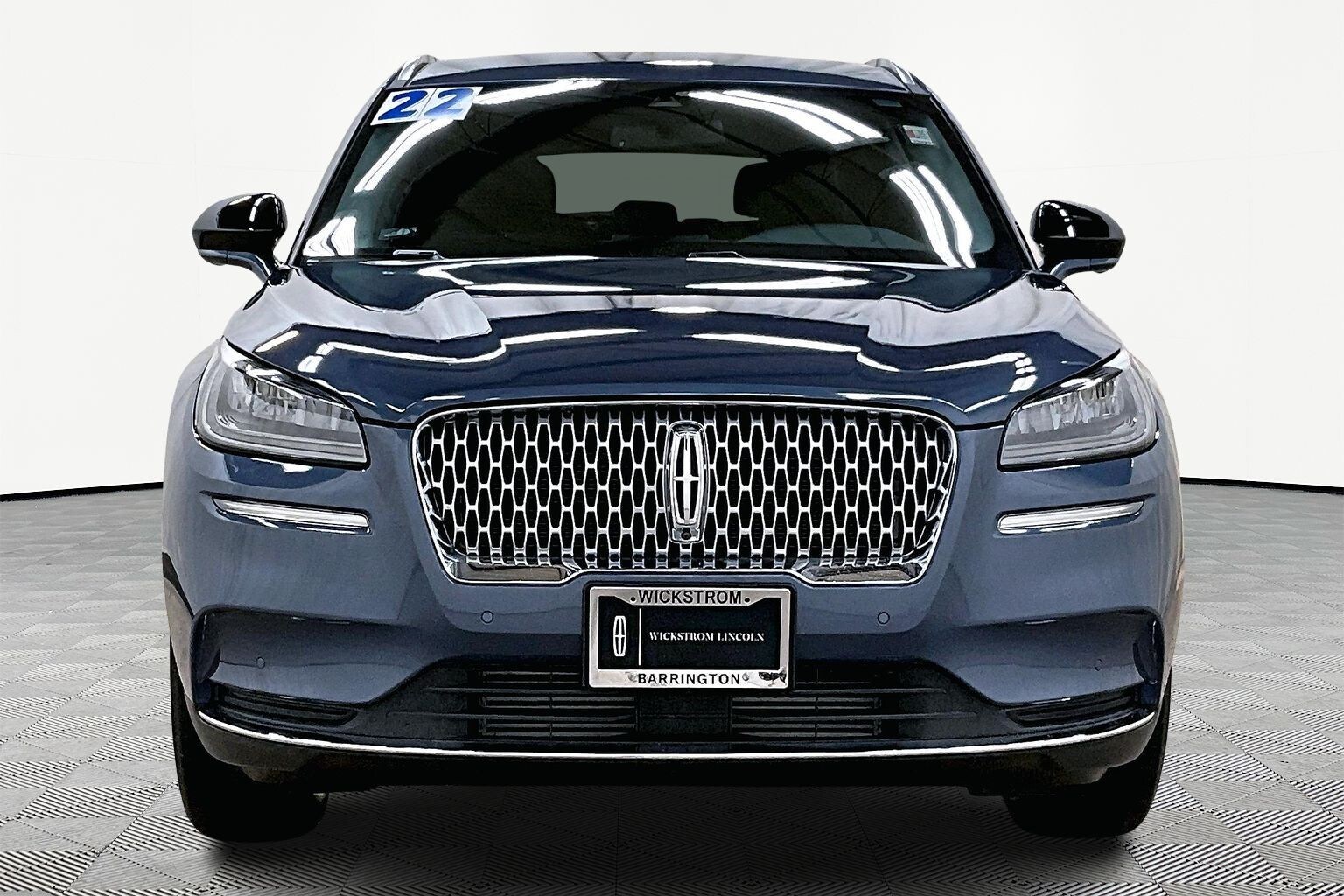 2022 Lincoln Corsair Standard photo 2