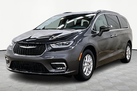 Used 2021 Chrysler Pacifica Touring L Van Passenger Van Barrington Illinois