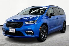 2026 Chrysler Pacifica Limited Passenger Van