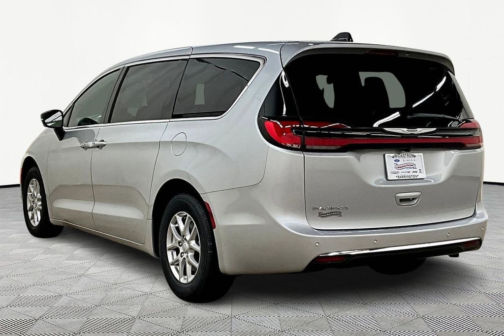 New 2026 Chrysler Pacifica SELECT Passenger Van