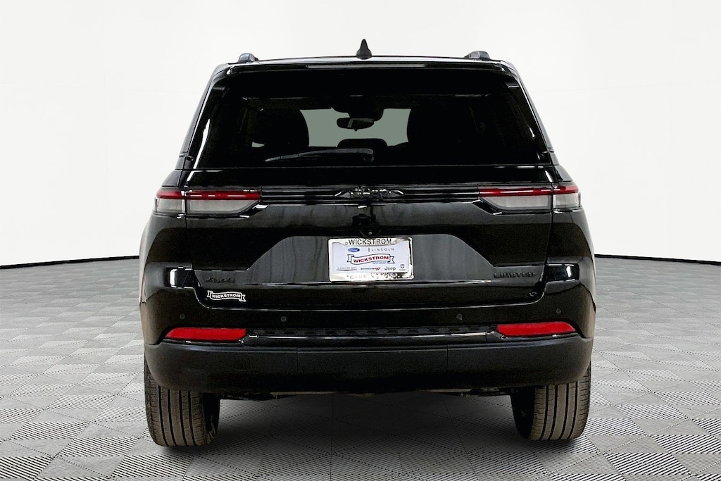 Used 2023 Jeep Grand Cherokee Limited SUV