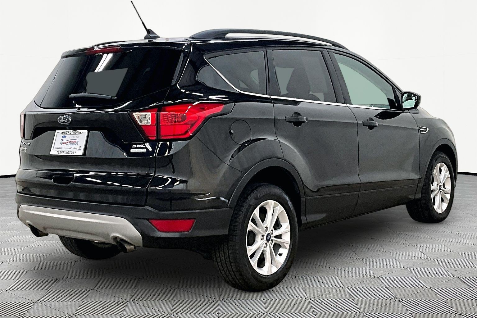 Used 2019 Ford Escape SEL with VIN 1FMCU0HD4KUB96993 for sale in Barrington, IL