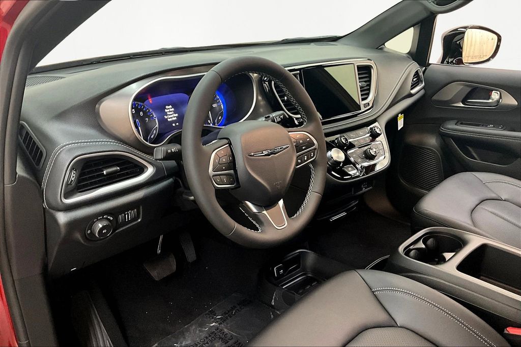 2026 Chrysler Pacifica Select - Photo 9