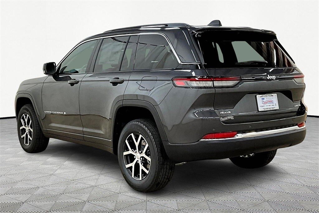 2025 Jeep Grand Cherokee Limited photo 3