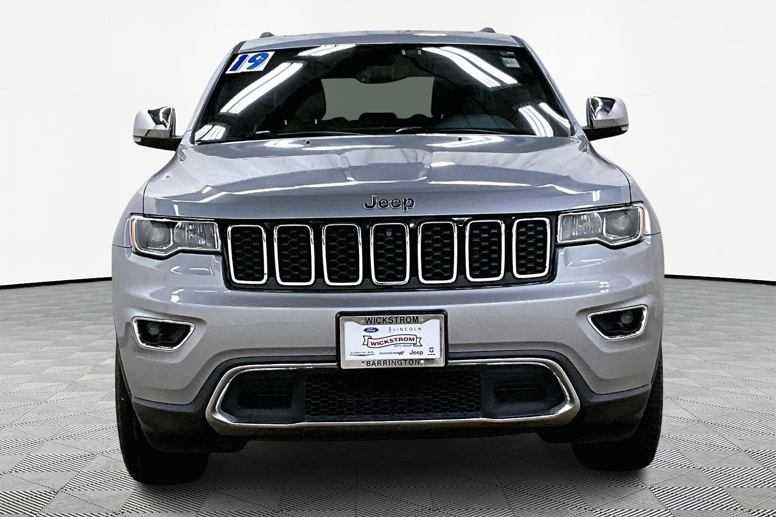 2019 Jeep Grand Cherokee Limited photo 2