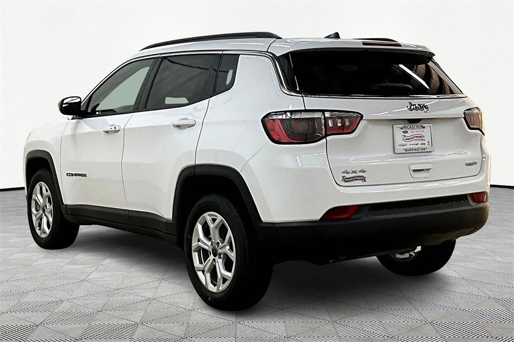 2025 Jeep Compass Latitude photo 3
