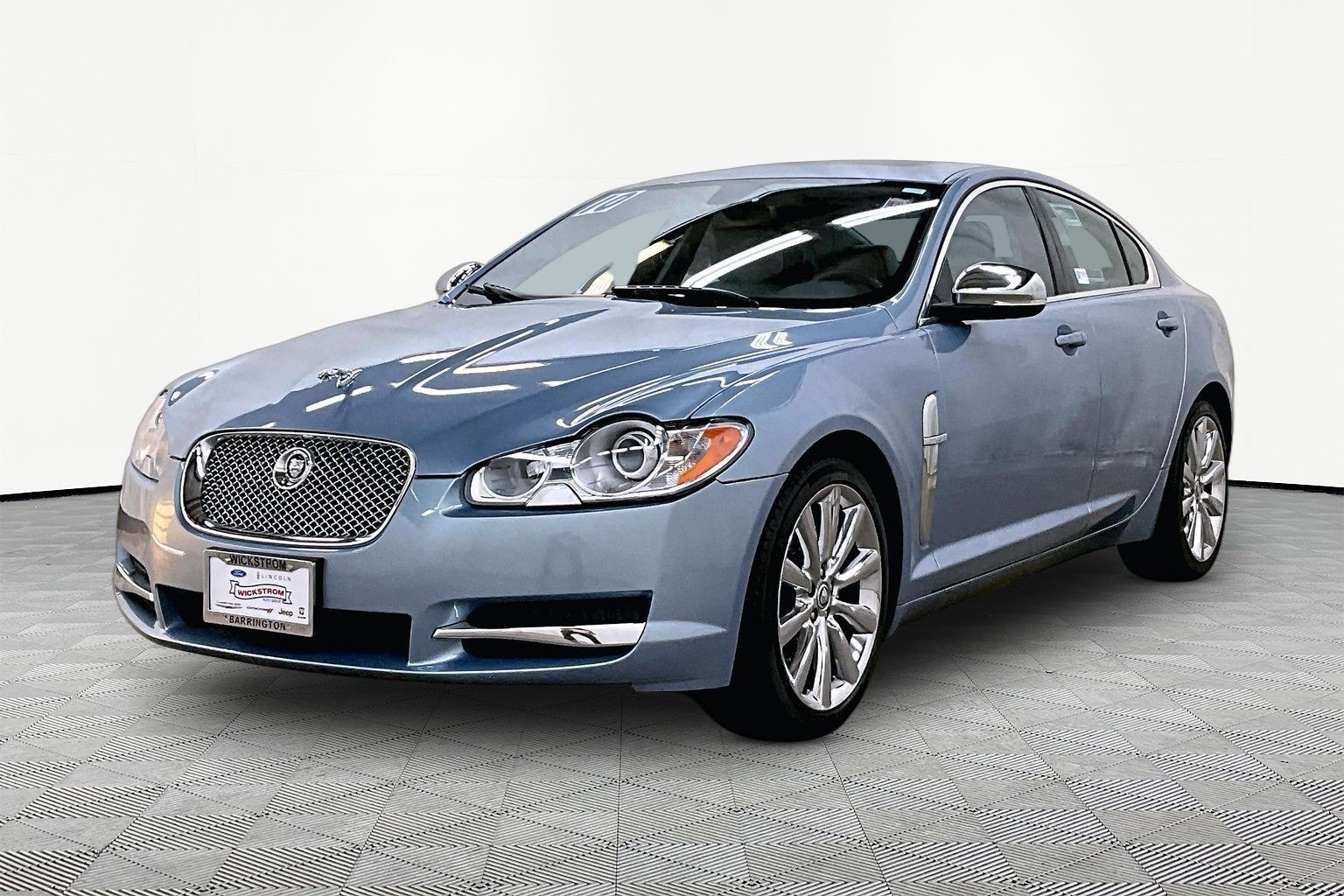 2010 Jaguar XF -'s photo