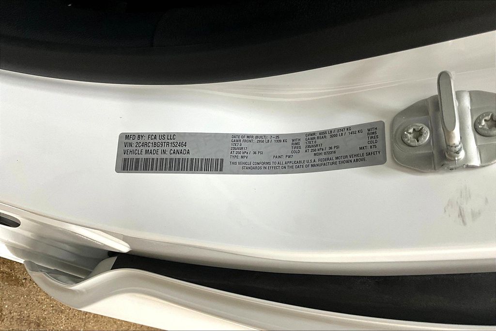 2026 Chrysler Pacifica Select - Photo 10