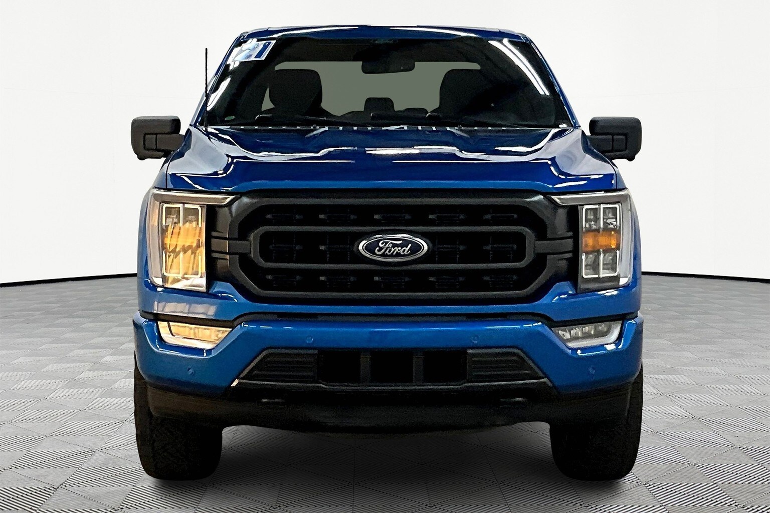 2021 Ford F-150 XLT photo 2