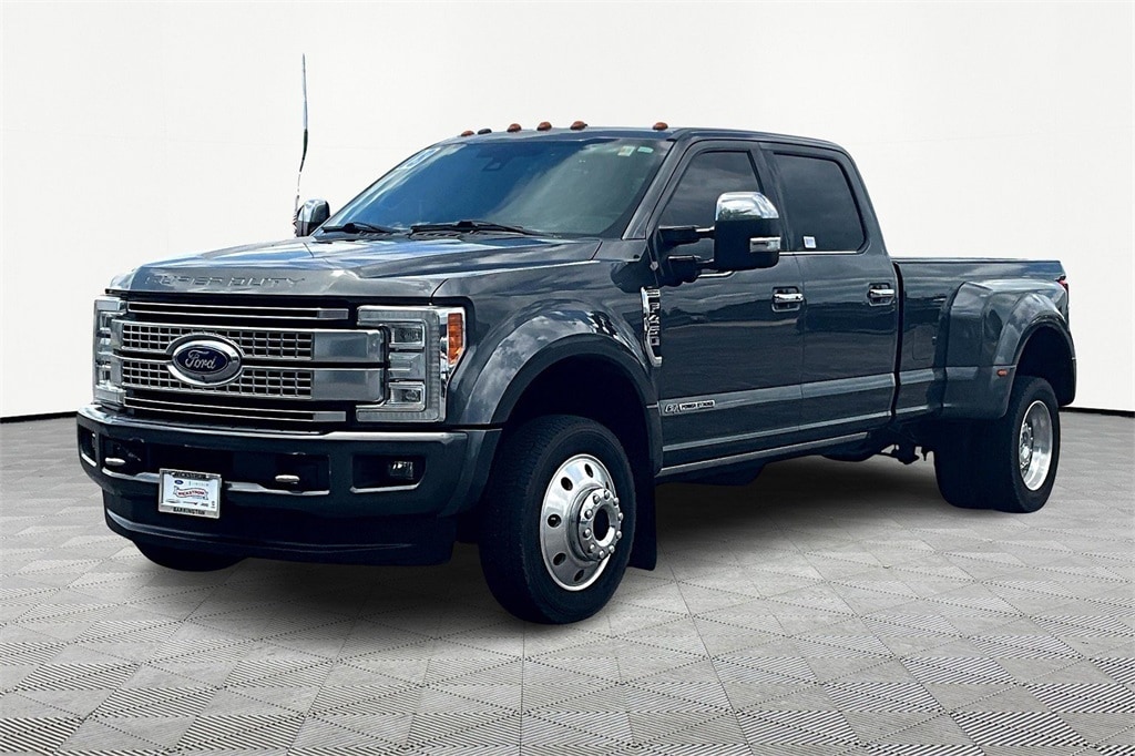 2018 Ford F-450 Truck Crew Cab 