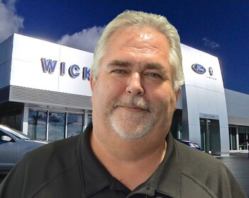 Staff member Dennis Brewer from ID_2ff883