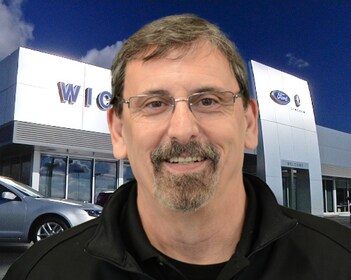 Staff member Todd Mathis from ID_2ff883