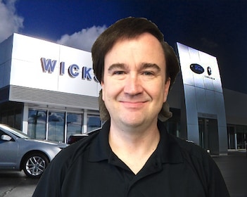 Staff member Erik Peterson from ID_71ad08