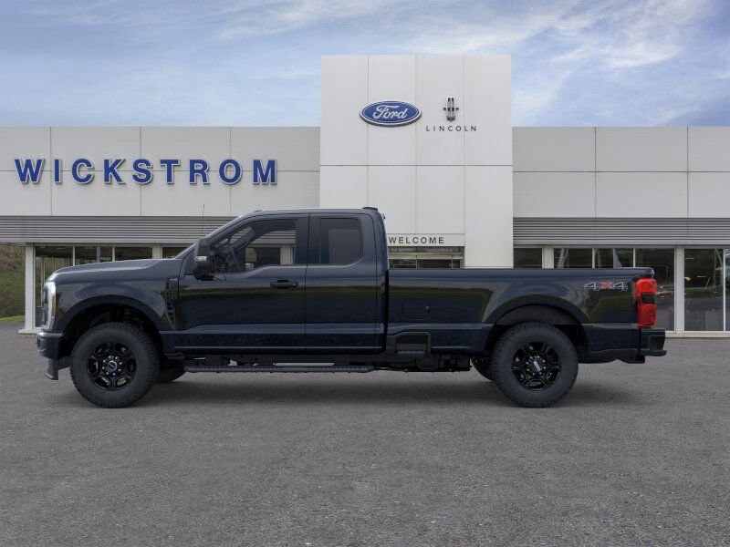 2025 Ford F-350 photo 3