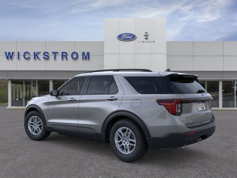 2026 Ford Explorer photo 2