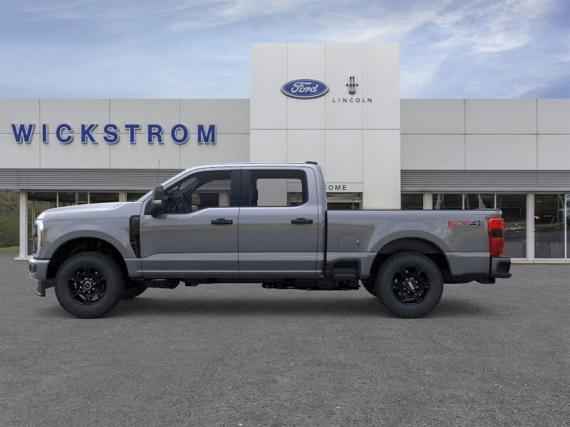 2025 Ford F-350 photo 3