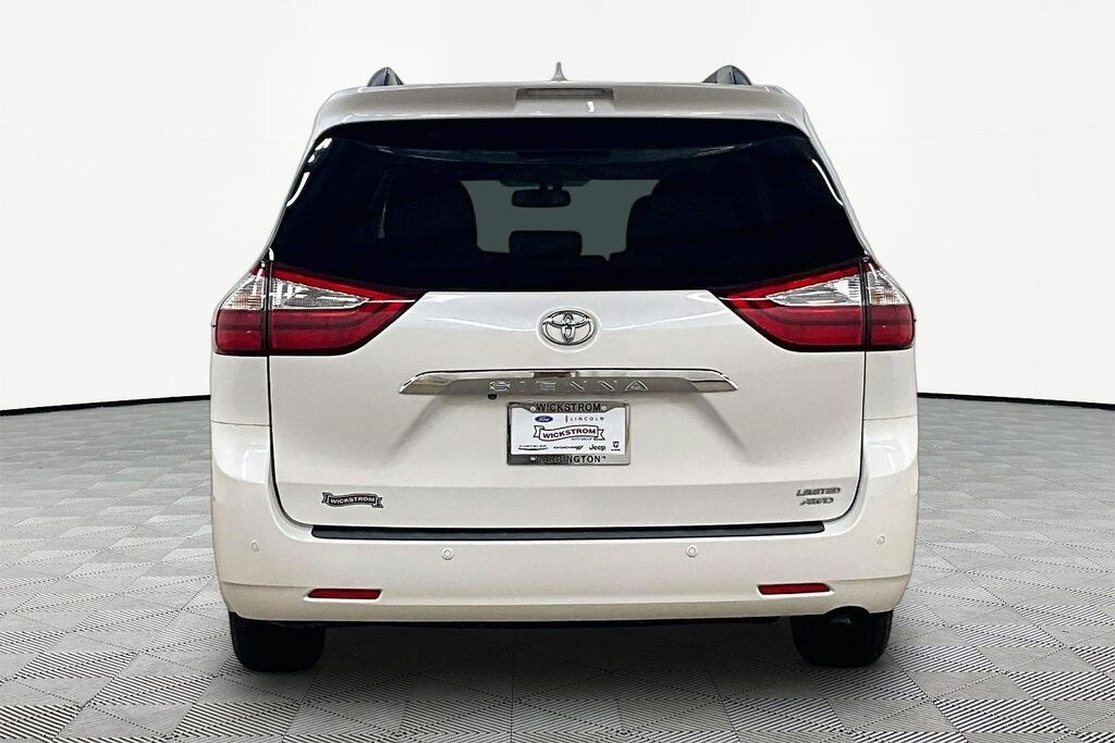 Used 2017 Toyota Sienna Limited Minivan/Van