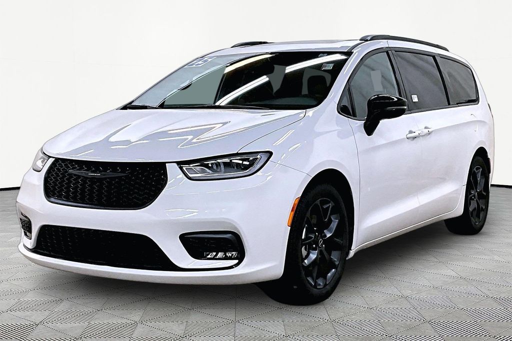 2025 Chrysler Pacifica