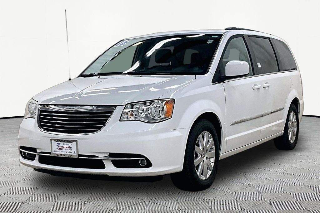 Used 2016 Chrysler Town & Country Touring Minivan/Van