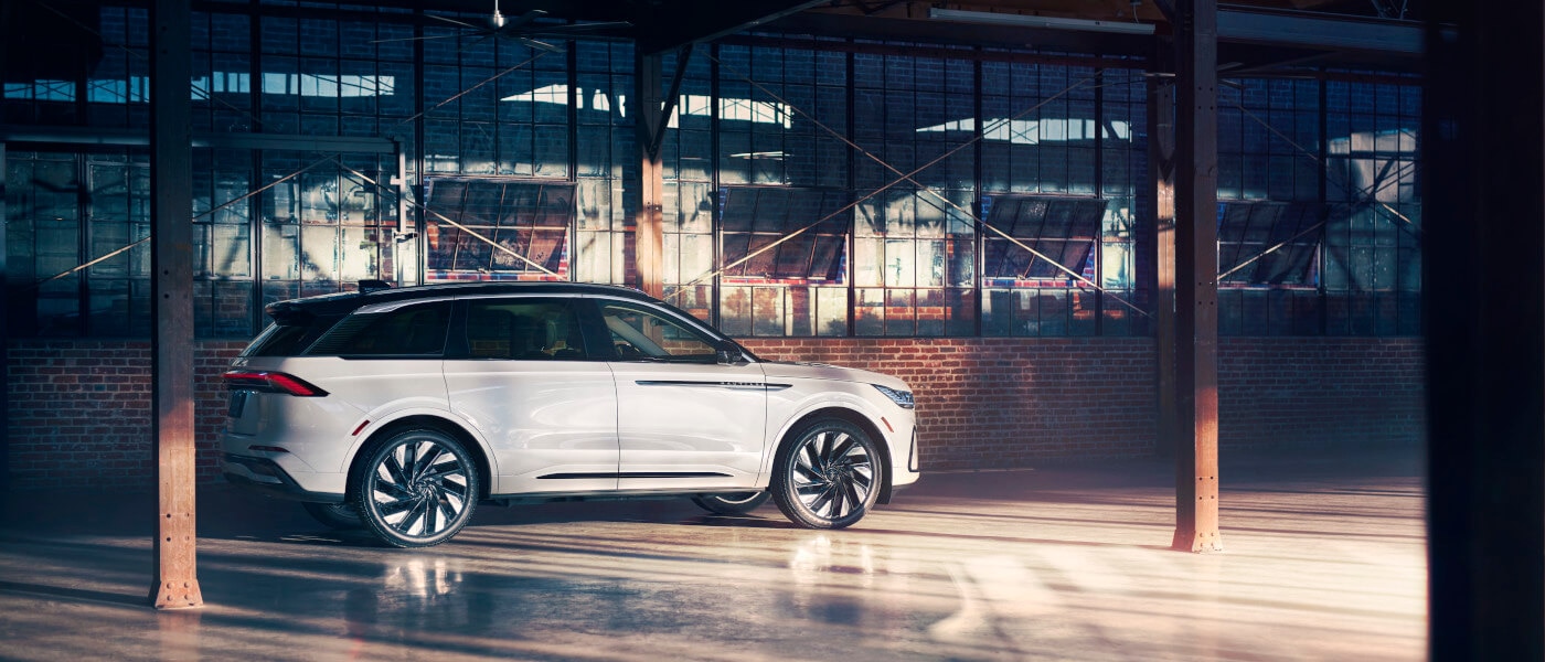 2025 Lincoln Nautilus parked in a warehouse