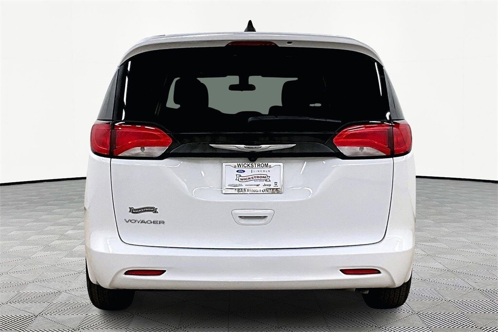 Used 2022 Chrysler Voyager LX Minivan/Van
