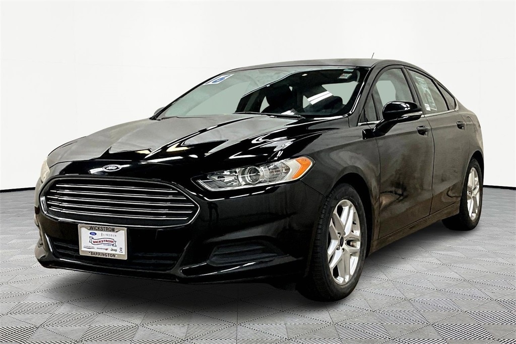 Used 2016 Ford Fusion SE Sedan
