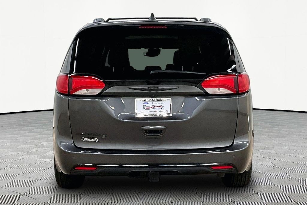 Used 2019 Chrysler Pacifica Touring L Plus Minivan/Van