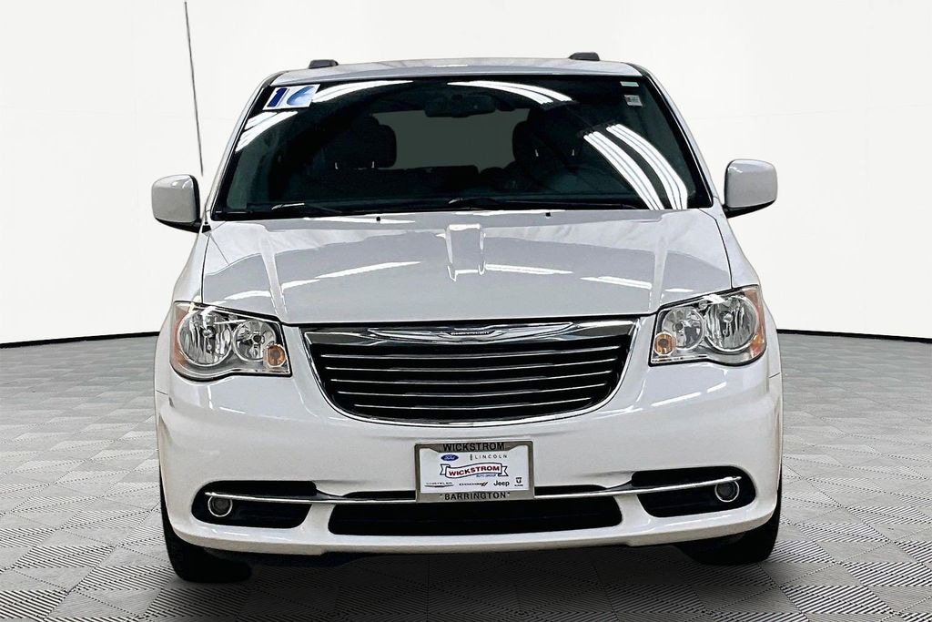 Used 2016 Chrysler Town & Country Touring Minivan/Van