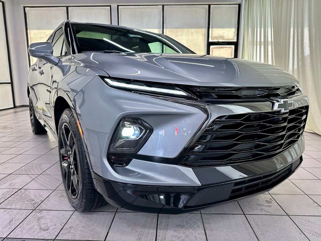 2025 Chevrolet Blazer RS photo 2