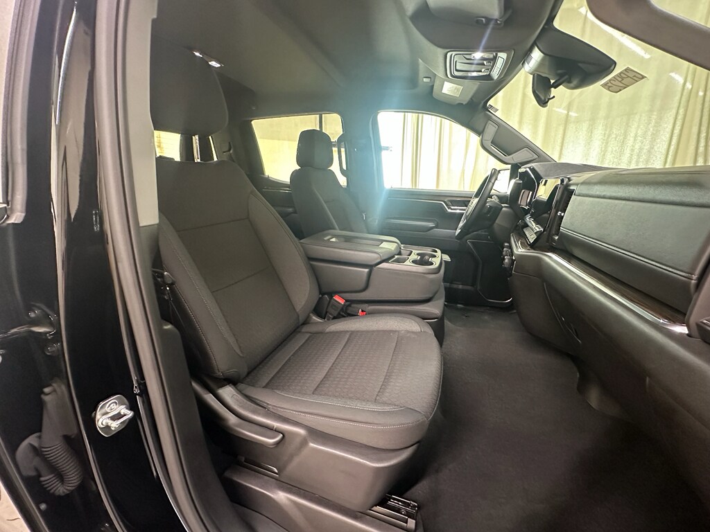 2025 Chevrolet Silverado 1500 LT - Photo 18