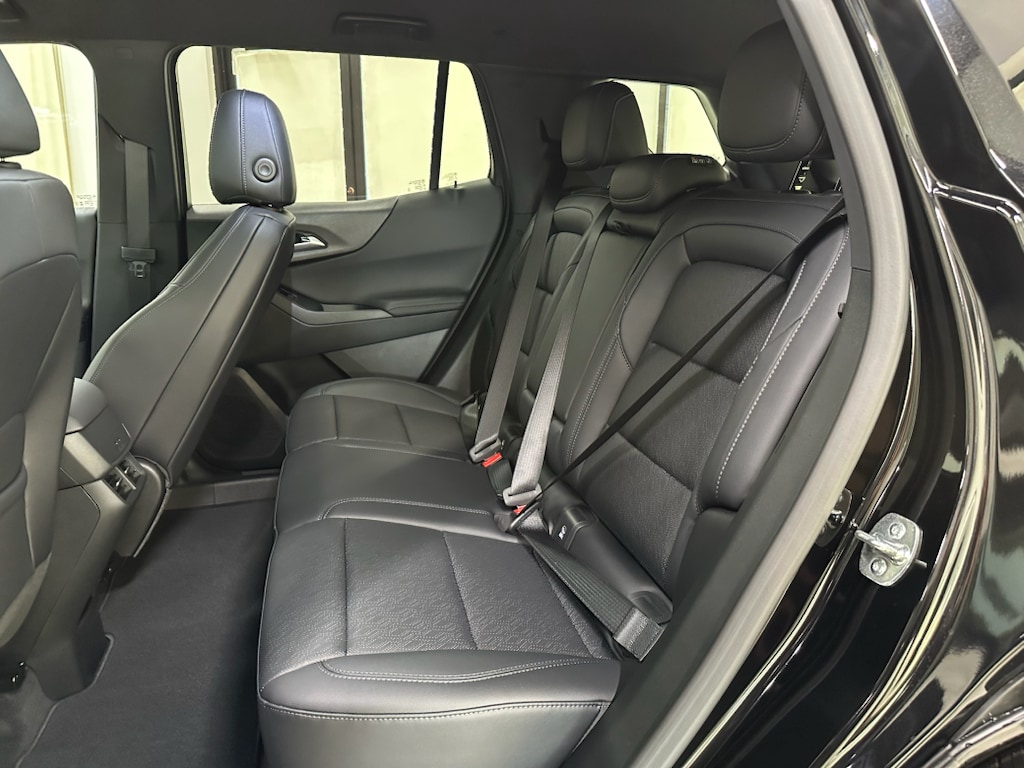 2027 Chevrolet Equinox LT - Photo 17