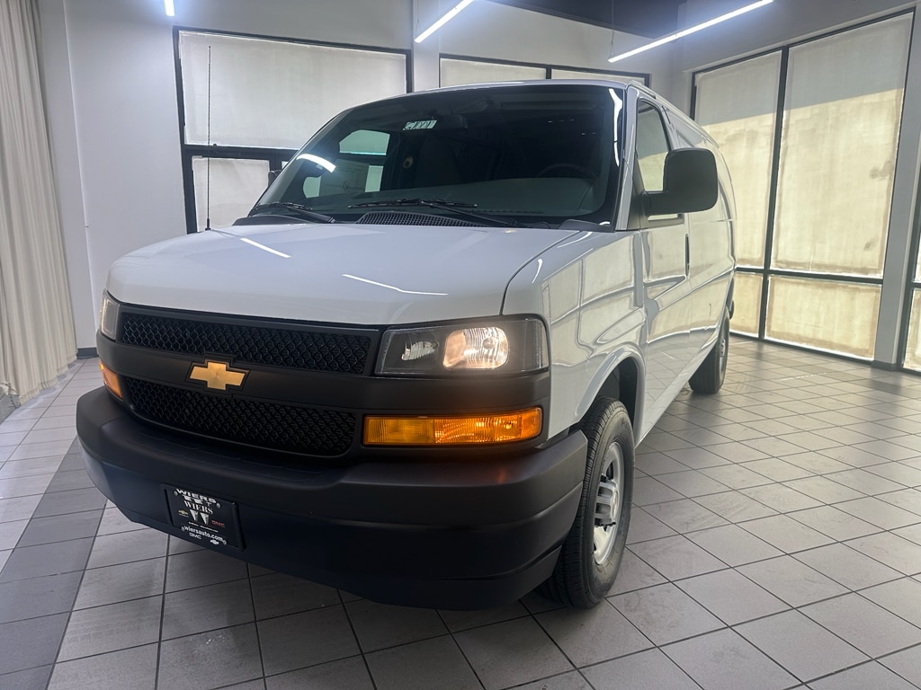 2026 Chevrolet Express Cargo Work Van - Photo 12