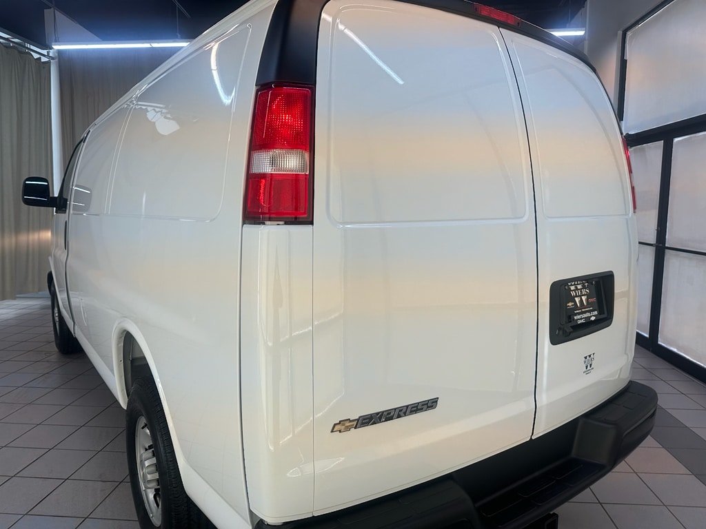 2026 Chevrolet Express Cargo Work Van - Photo 10