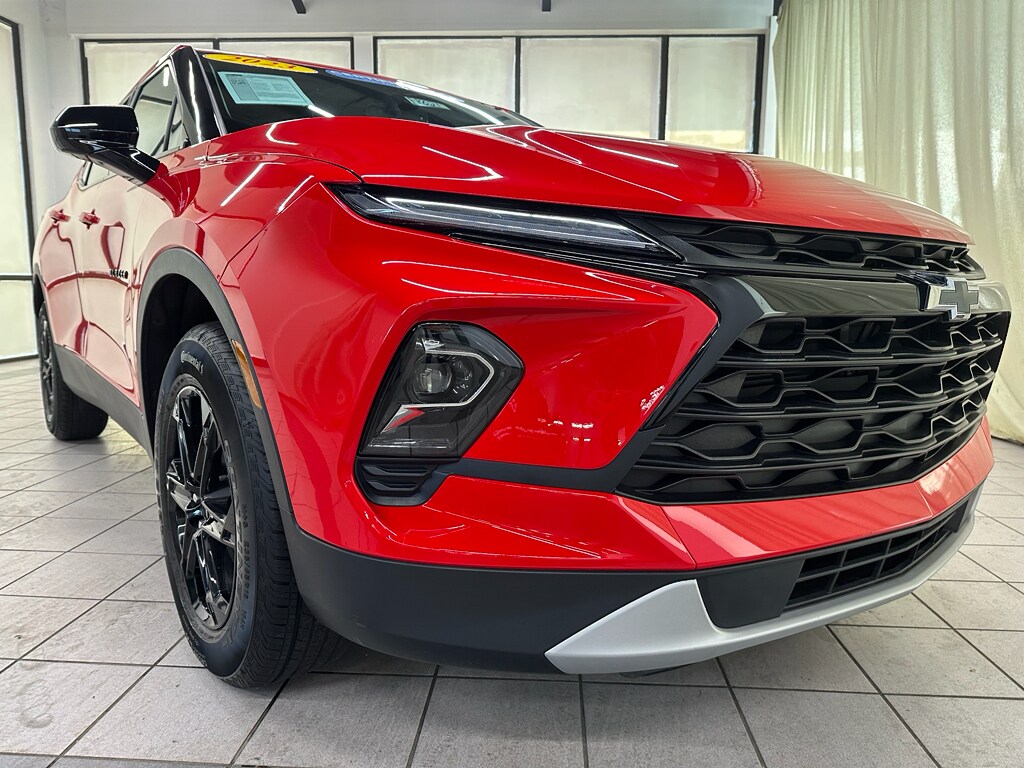 2023 Chevrolet Blazer 2LT photo 2
