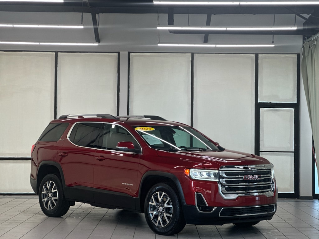Used 2023 GMC Acadia SLT SUV