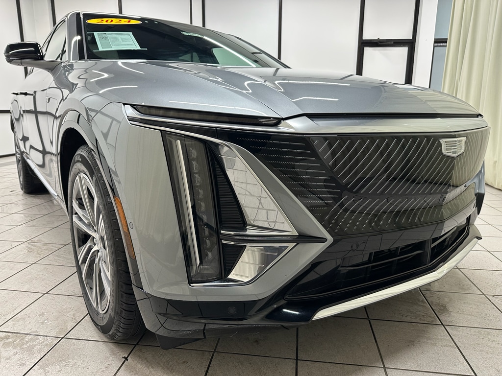 Used 2024 Cadillac LYRIQ Luxury 1 with VIN 1GYKPPRL7RZ141029 for sale in De Motte, IN