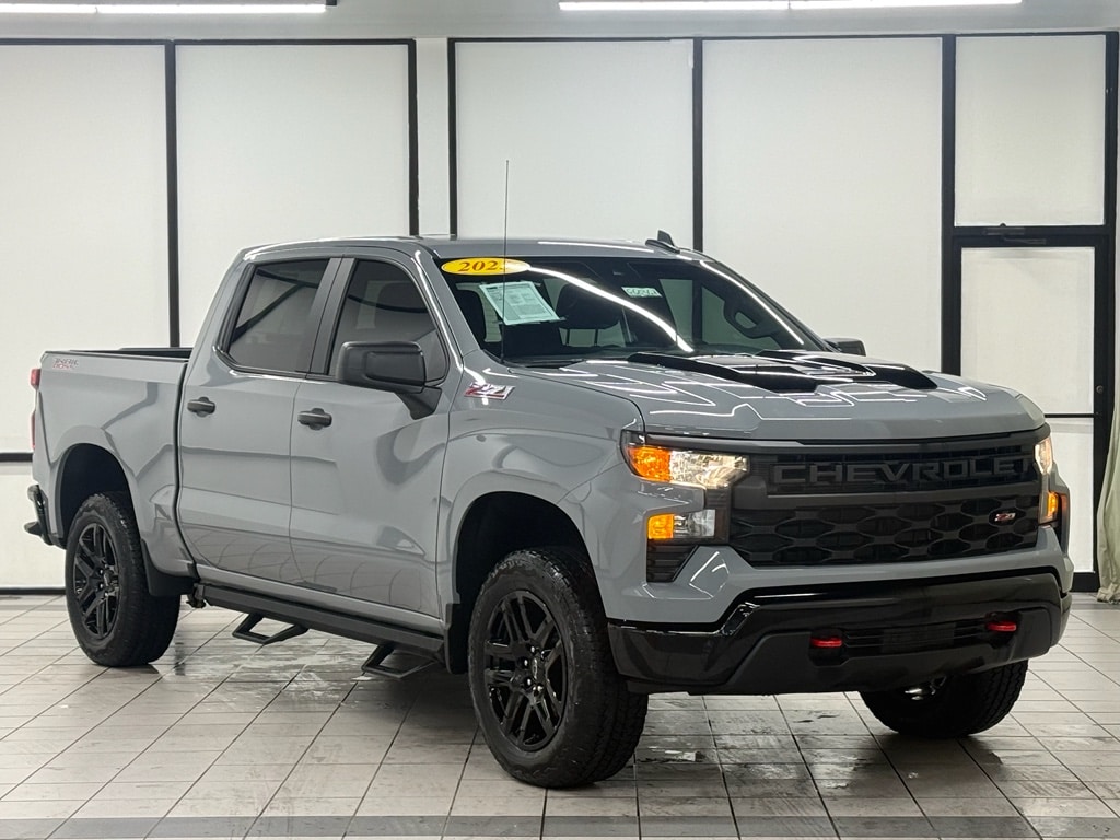 2025 Chevrolet Silverado 1500 Custom's photo