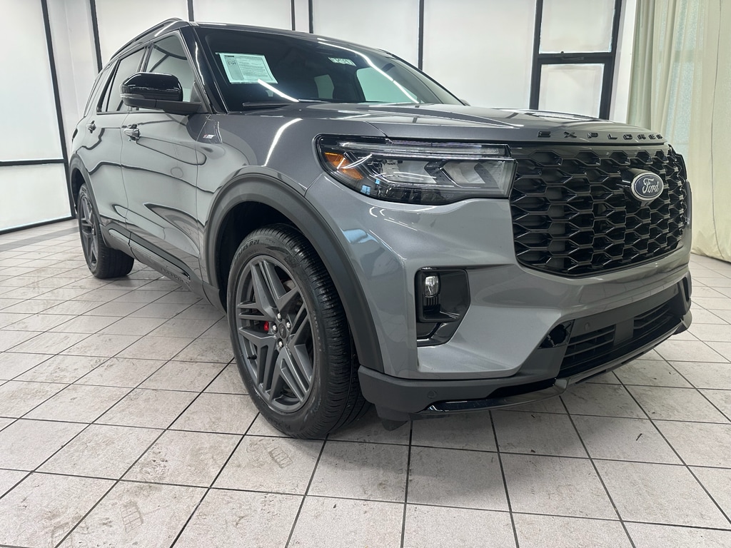 Used 2025 Ford Explorer ST-Line SUV