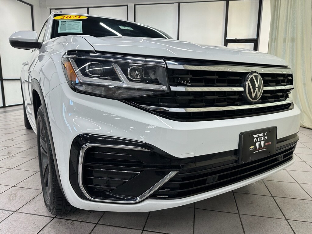 Used 2021 Volkswagen Atlas Cross Sport 3.6L V6 SE w/Technology R-Line SUV