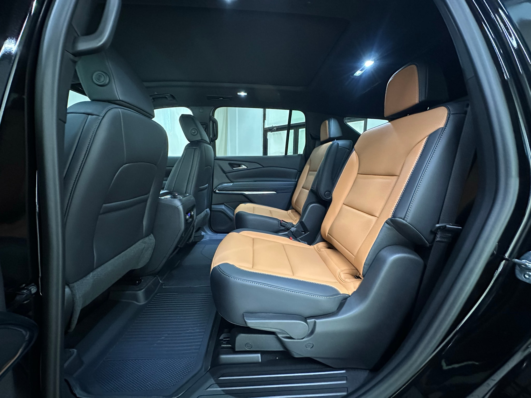 2027 Chevrolet Traverse Z71 - Photo 13
