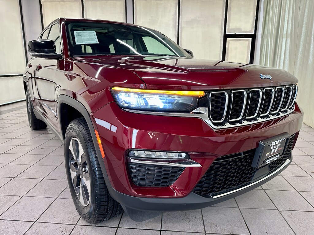 2023 Jeep Cherokee 4xe photo 2