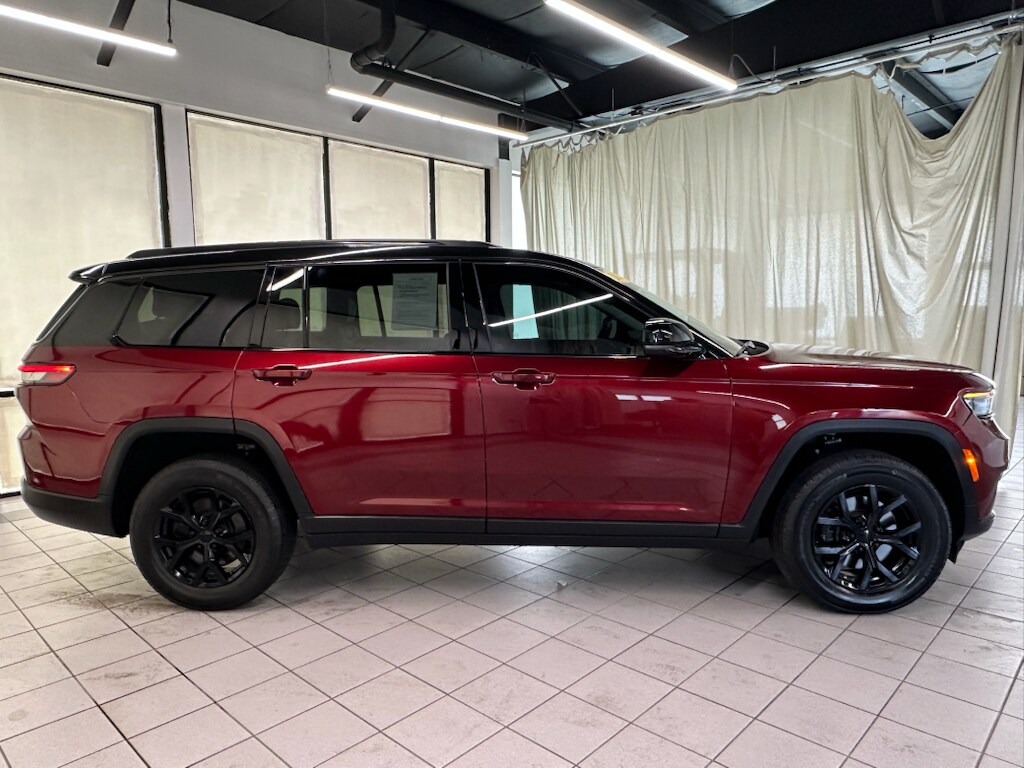 Used 2023 Jeep Grand Cherokee L Limited 4x4 SUV