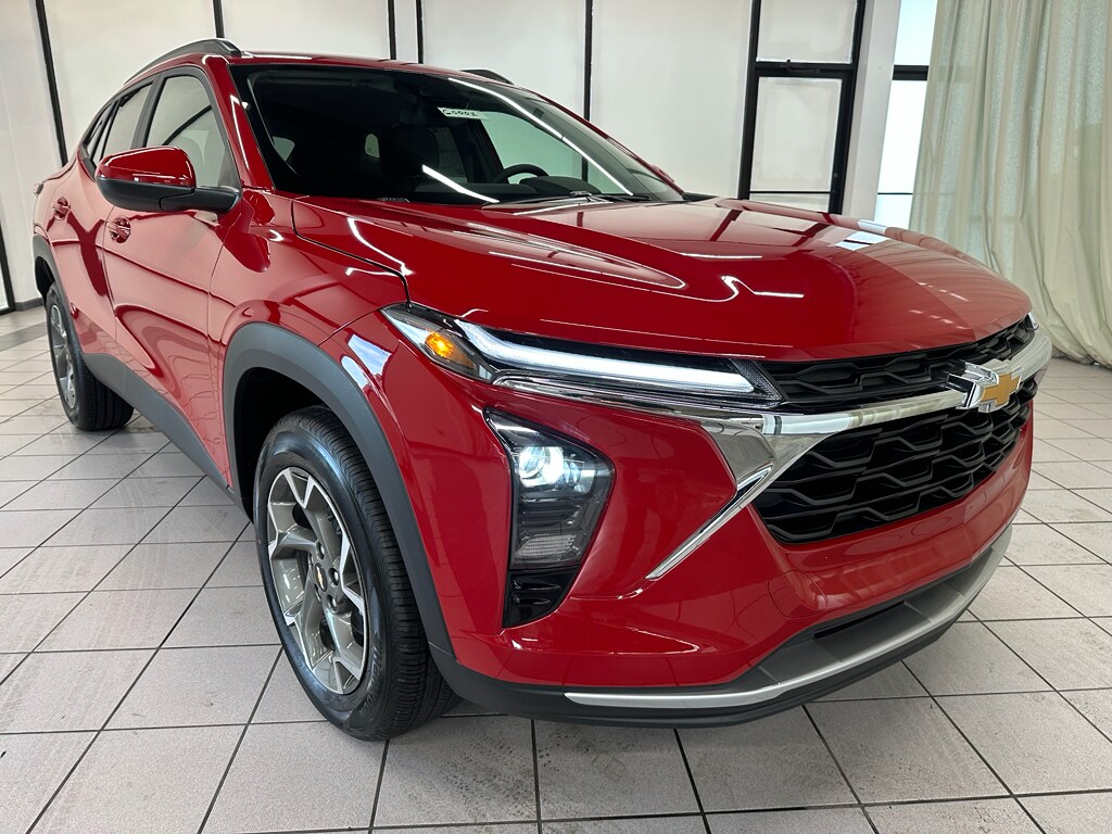 2026 Chevrolet Trax LT photo 3